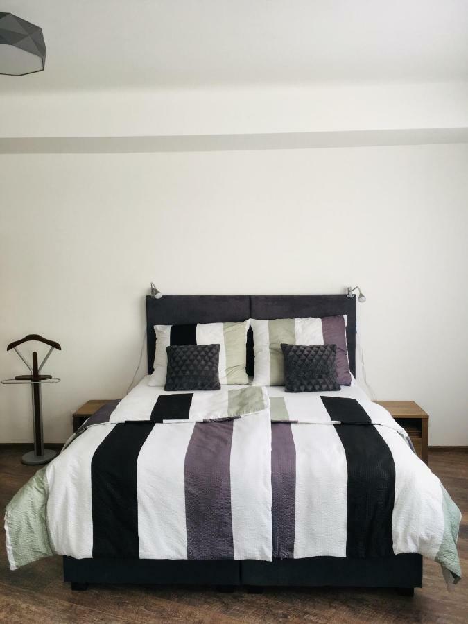 Like Home Apartments Prag Rum bild