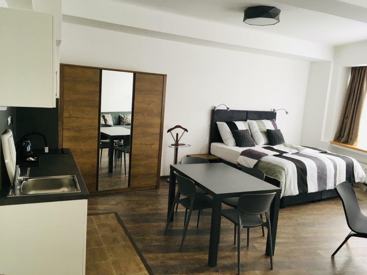 Like Home Apartments Prag Exteriör bild